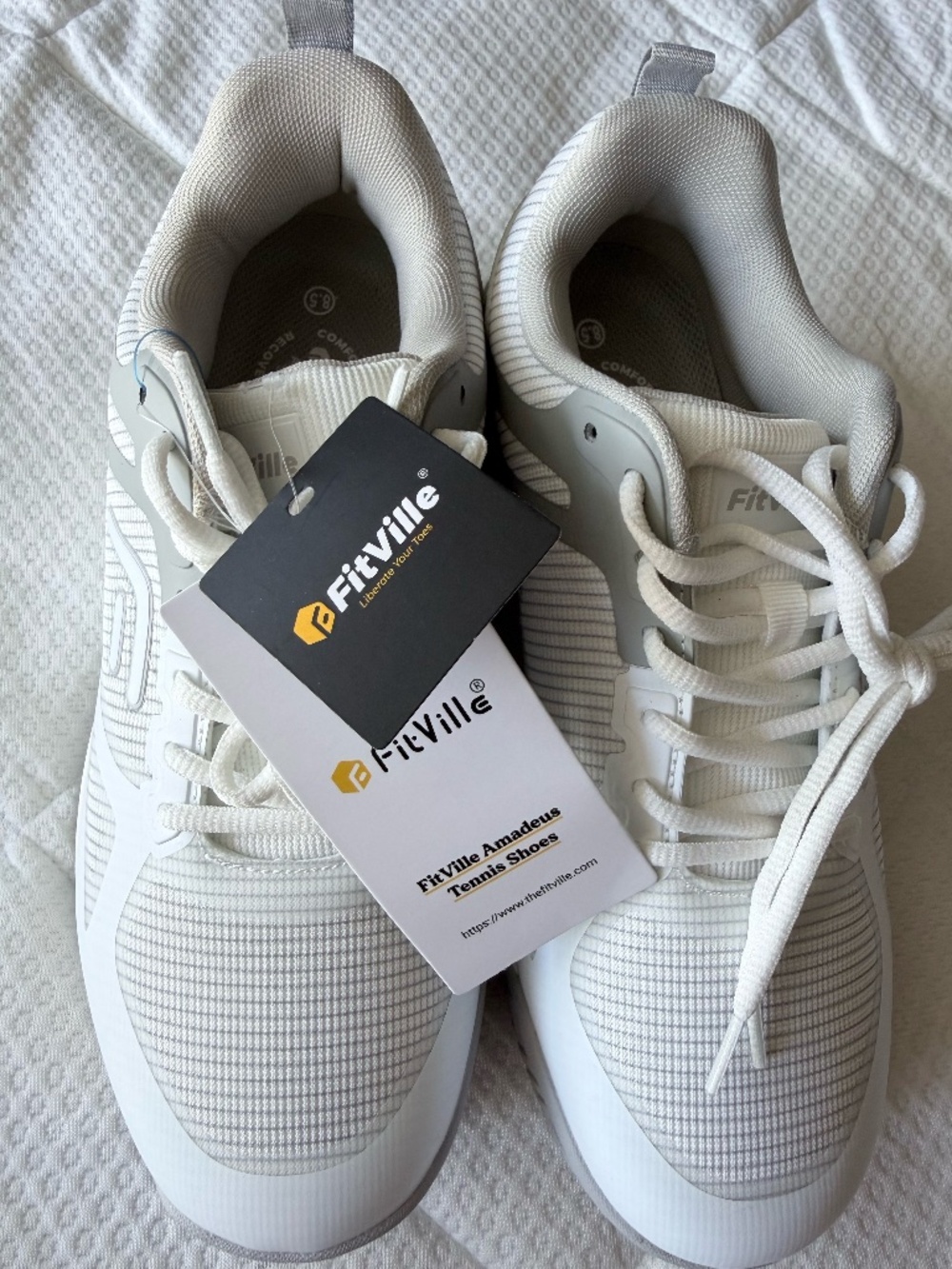 TENNIS SHOES